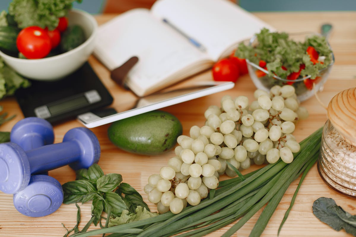 Bulking and Cutting: A Seasonal Guide for Australian Athletes — Au-Roids Guide