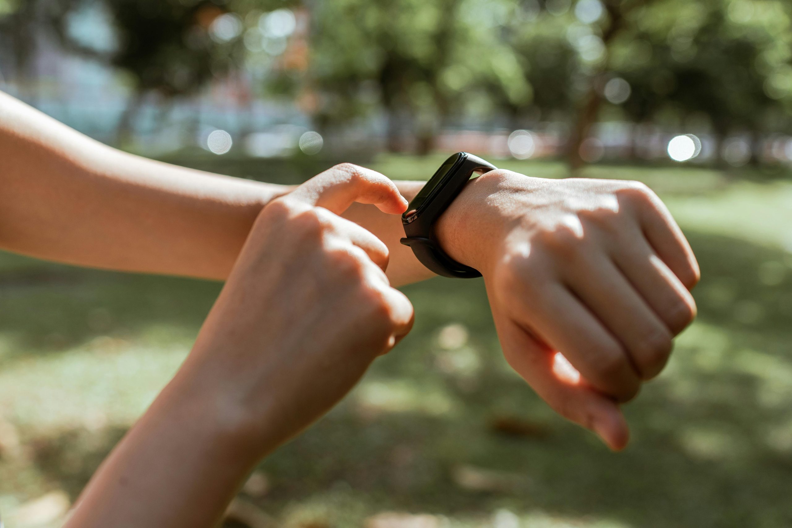 Top Fitness Gadgets and Wearables for Serious Athletes in 2026 — Au-Roids Guide